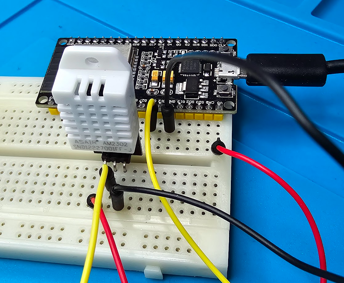 Read temperature and humidity with ESP32 and DHT22 temperature and humidity sensor